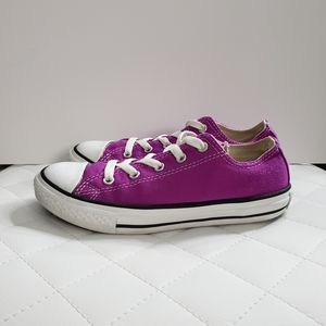 Girls converse